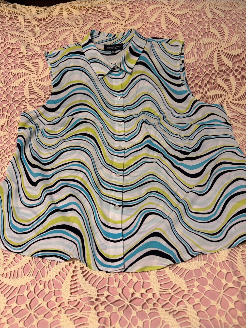 Sleeveless Wave-Print Blouse - Multicolor